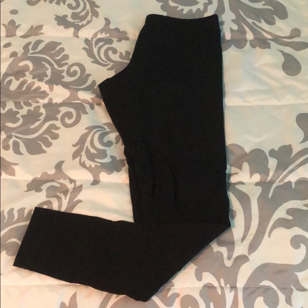 Black leggings